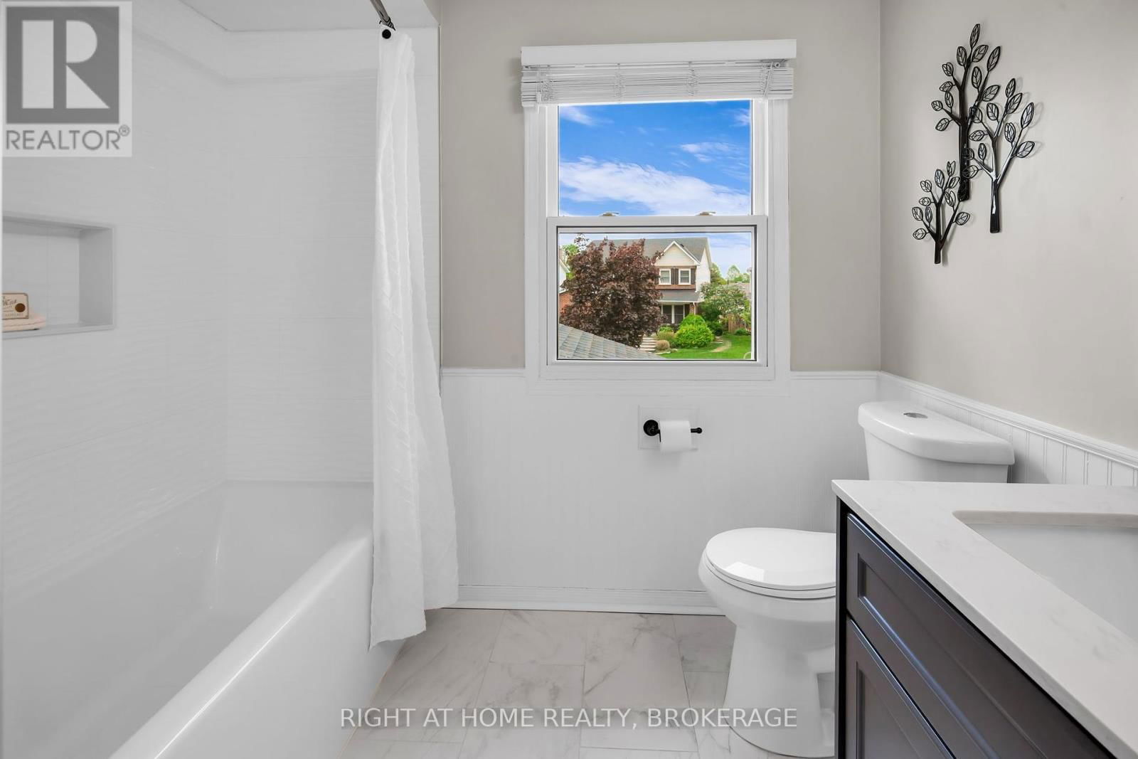 10 ENNISCLARE PLACE Image 26