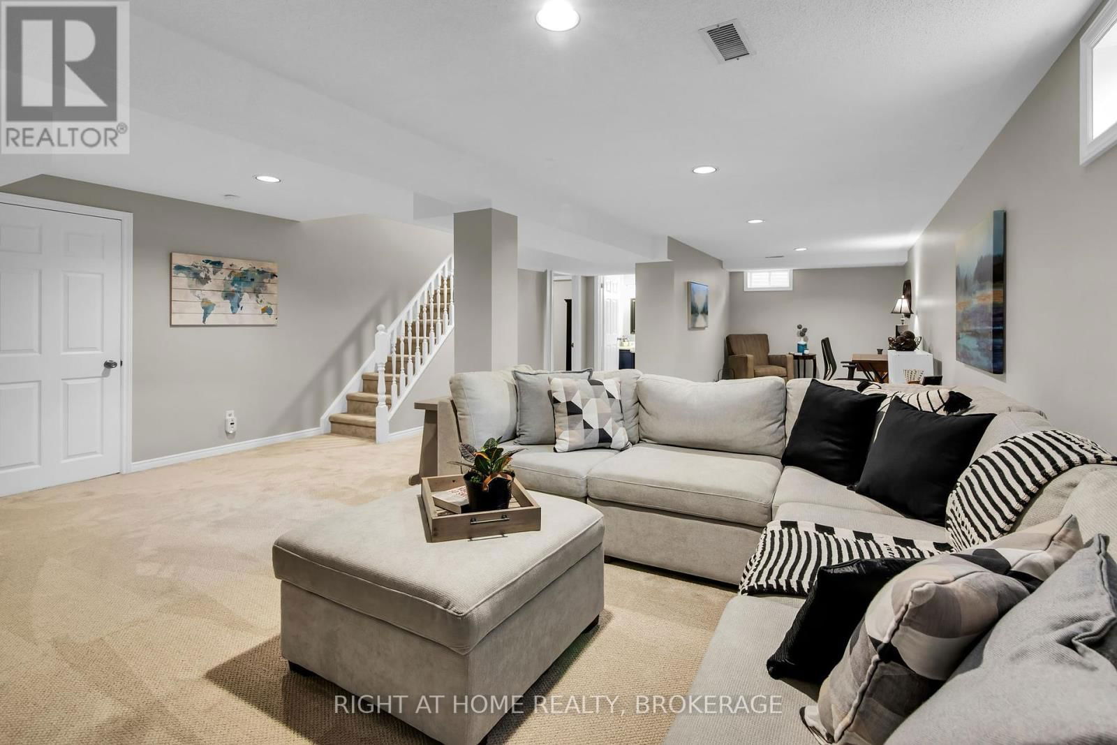 10 ENNISCLARE PLACE Image 29