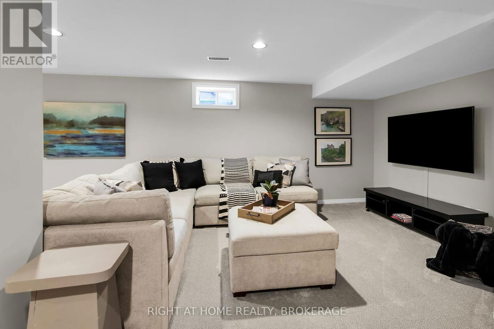 10 ENNISCLARE PLACE Image 30