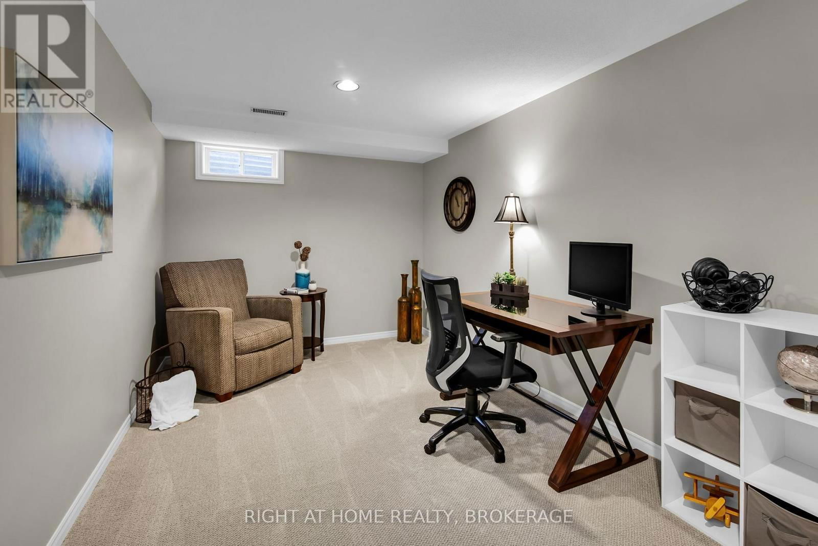 10 ENNISCLARE PLACE Image 32