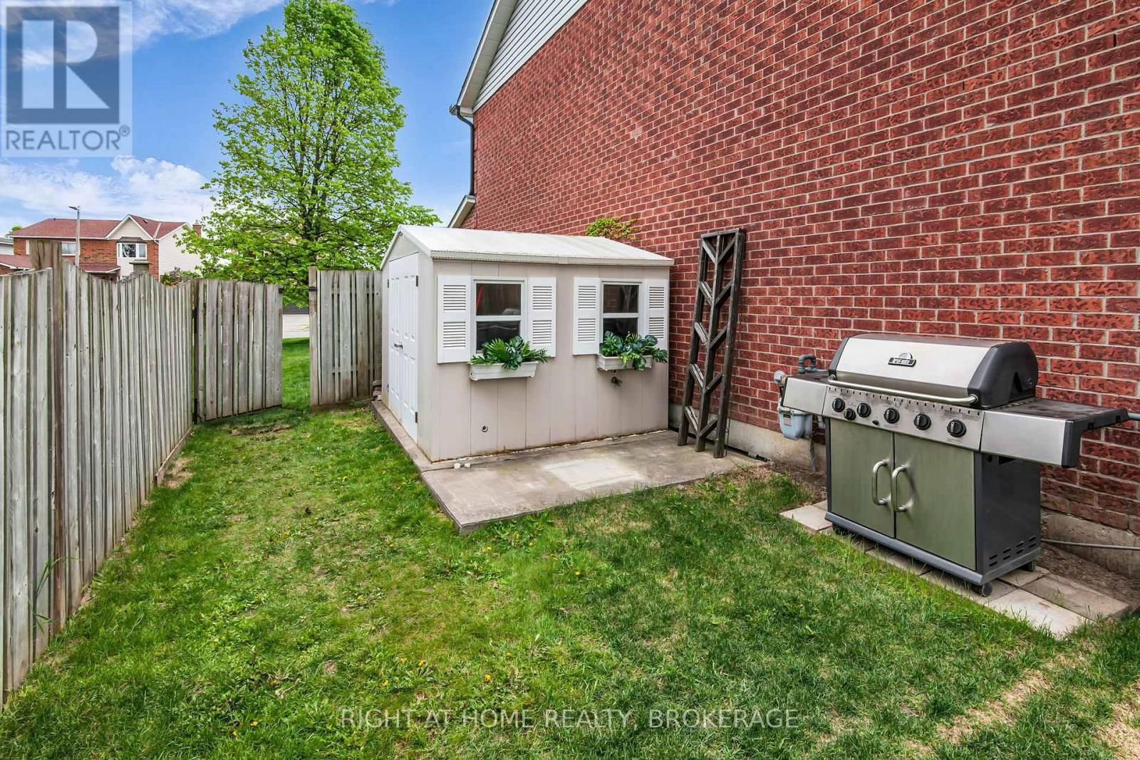 10 ENNISCLARE PLACE Image 42