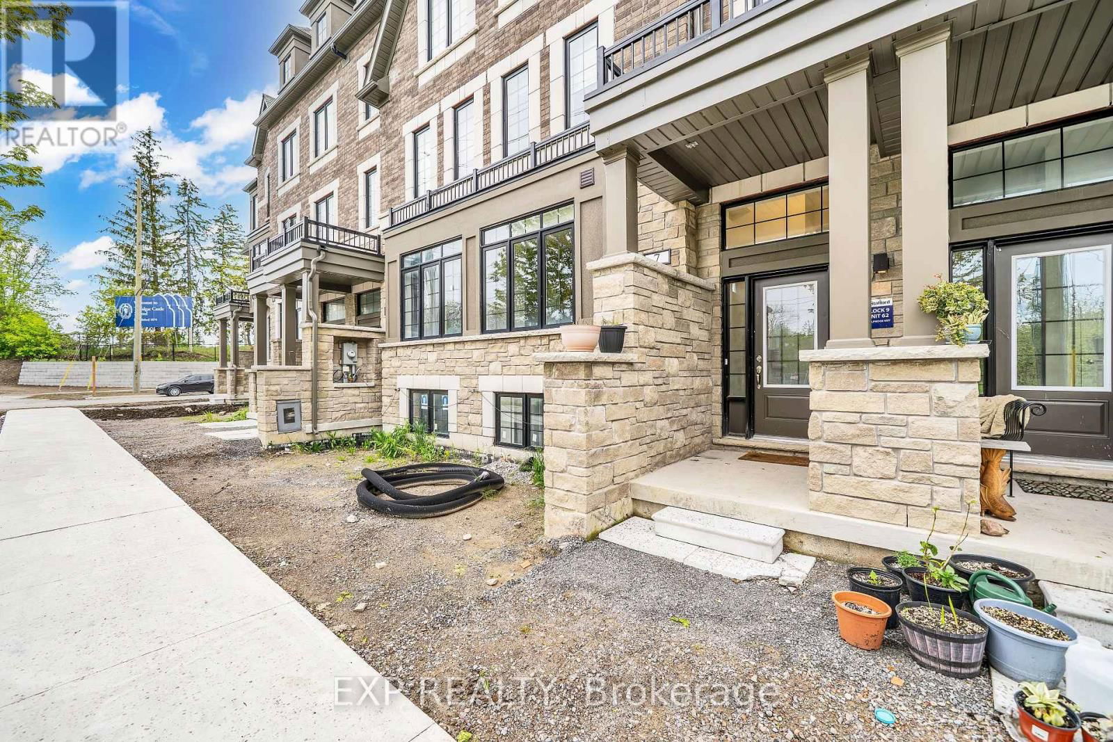 7 SELFRIDGE WAY Image 1