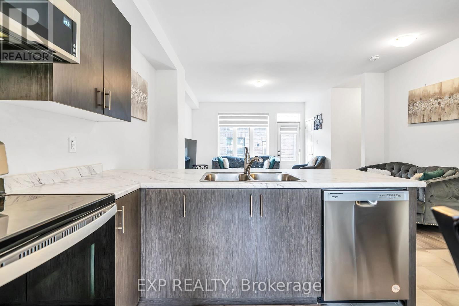 7 SELFRIDGE WAY Image 10