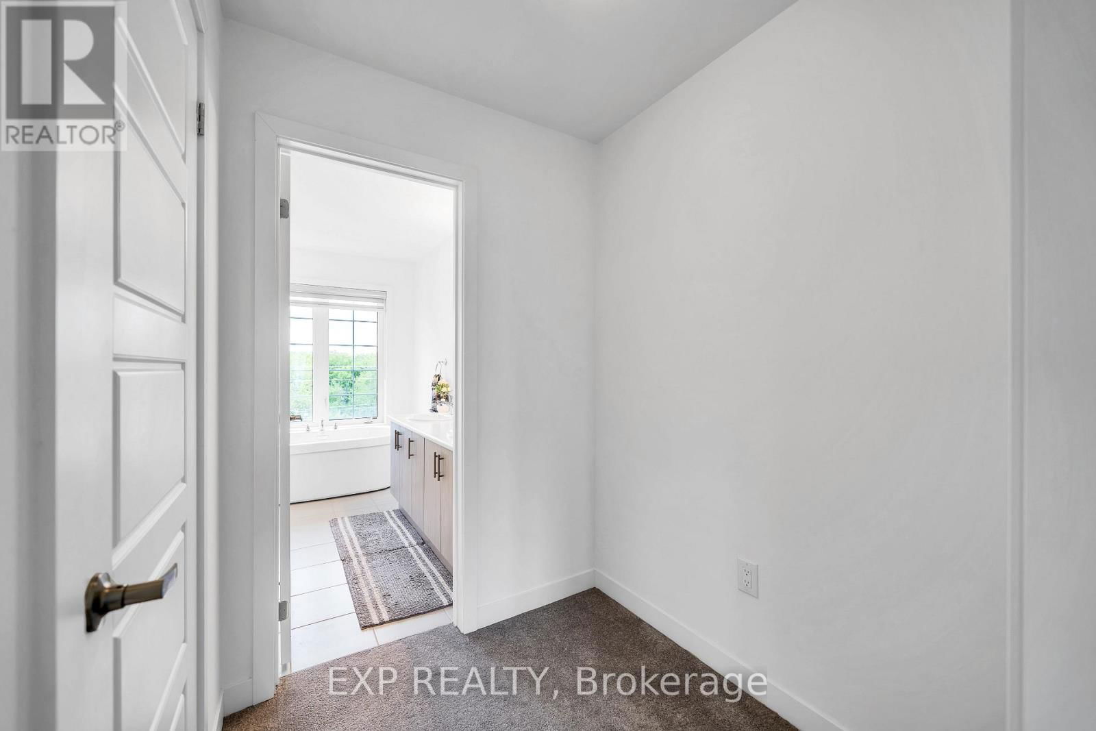 7 SELFRIDGE WAY Image 30