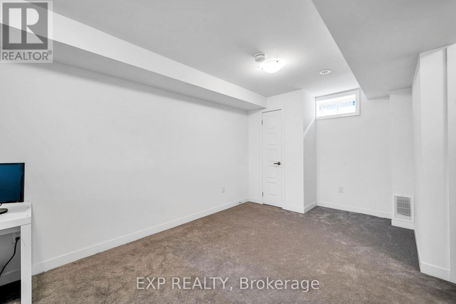 7 SELFRIDGE WAY Image 38