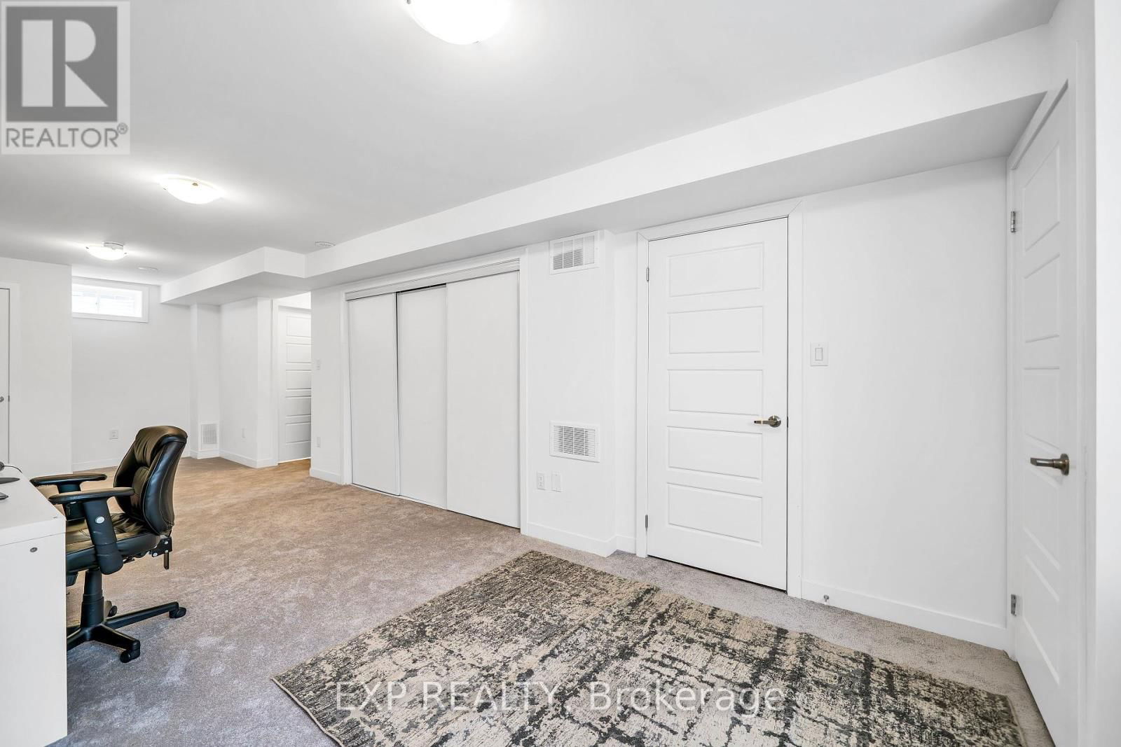 7 SELFRIDGE WAY Image 40