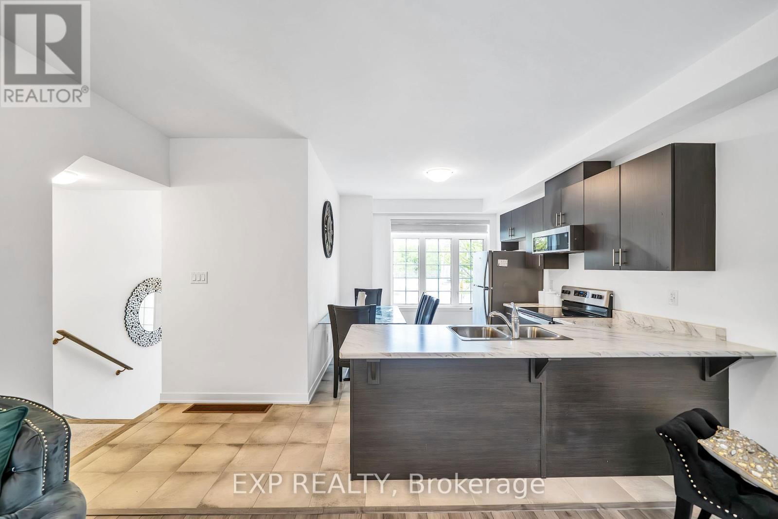 7 SELFRIDGE WAY Image 6