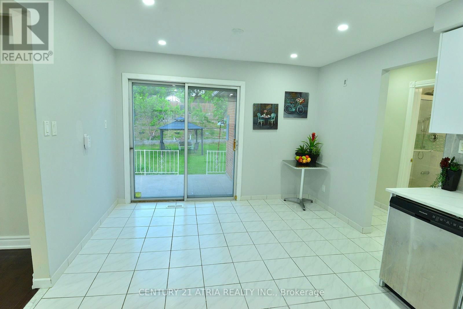 3 SILVERTIP CRESCENT Image 10