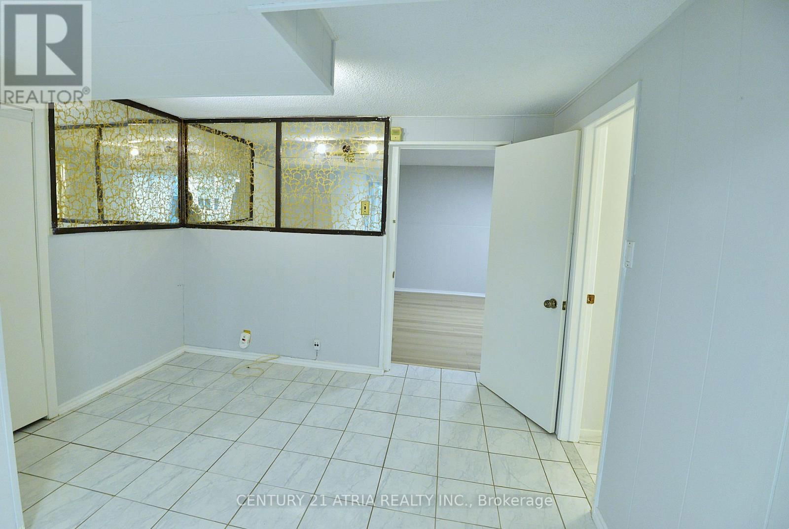 3 SILVERTIP CRESCENT Image 22