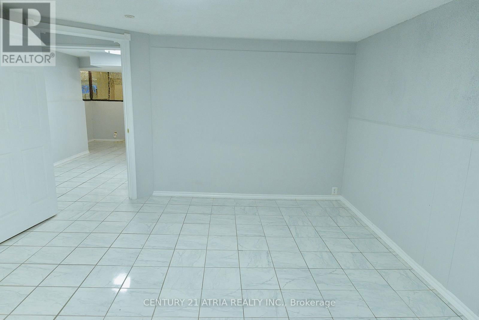 3 SILVERTIP CRESCENT Image 24