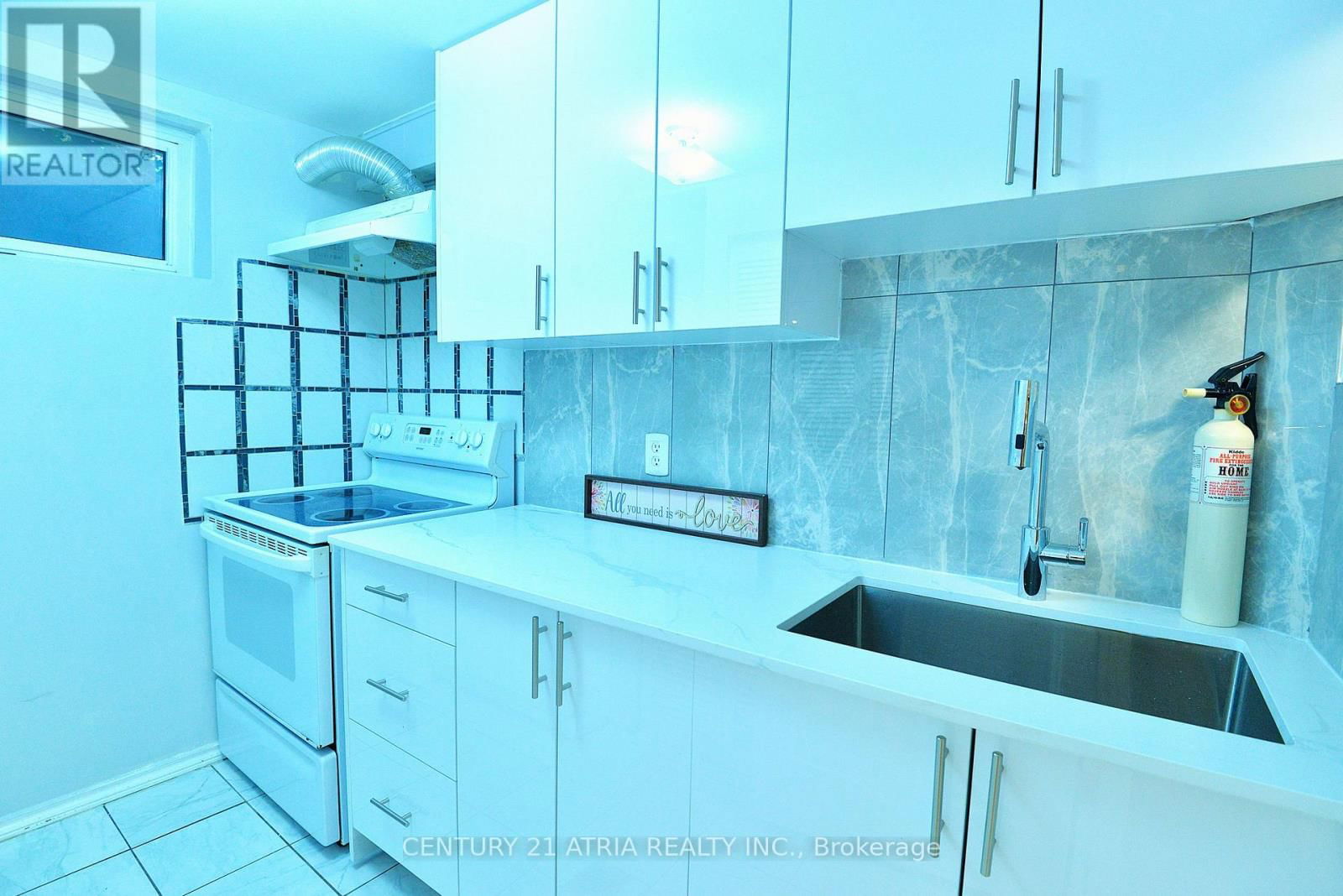 3 SILVERTIP CRESCENT Image 27