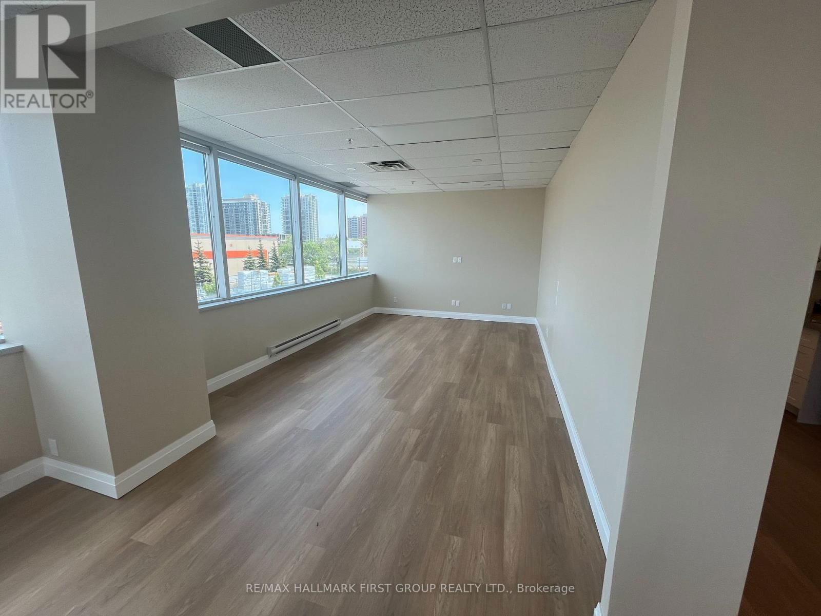 #215 - 1101 KINGSTON ROAD Image 11