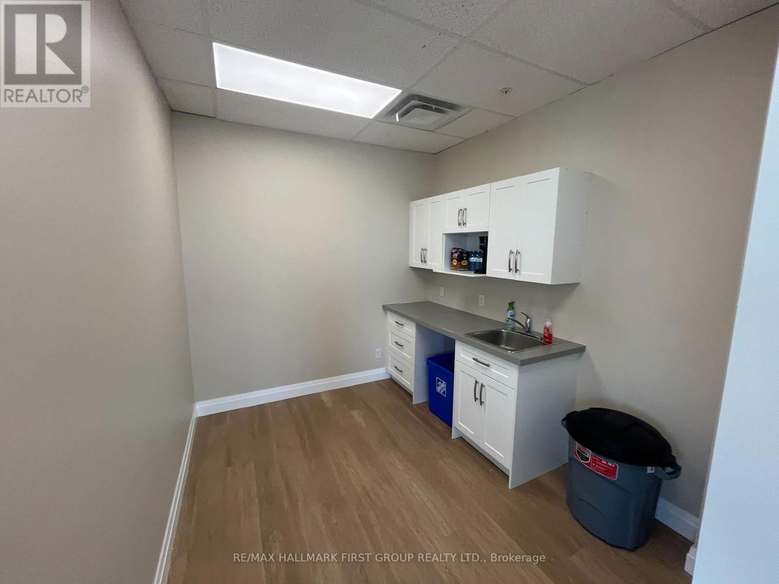 #215 - 1101 KINGSTON ROAD Image 12