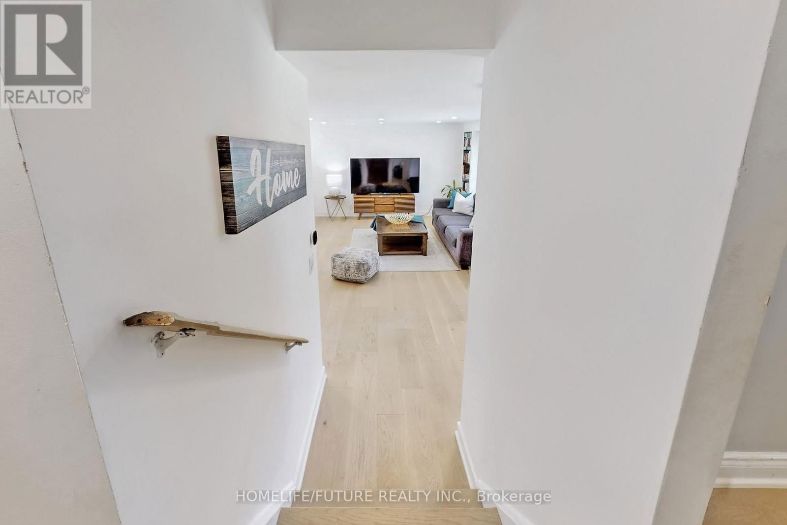243 ACADIA DRIVE Image 12