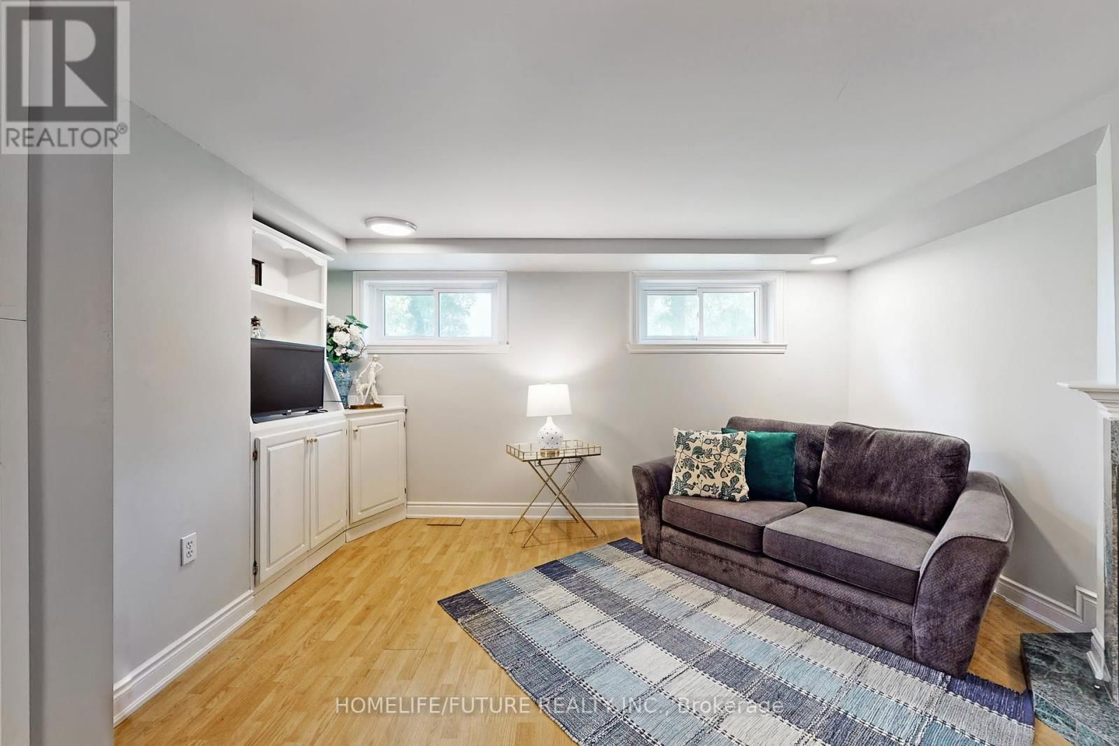 243 ACADIA DRIVE Image 23