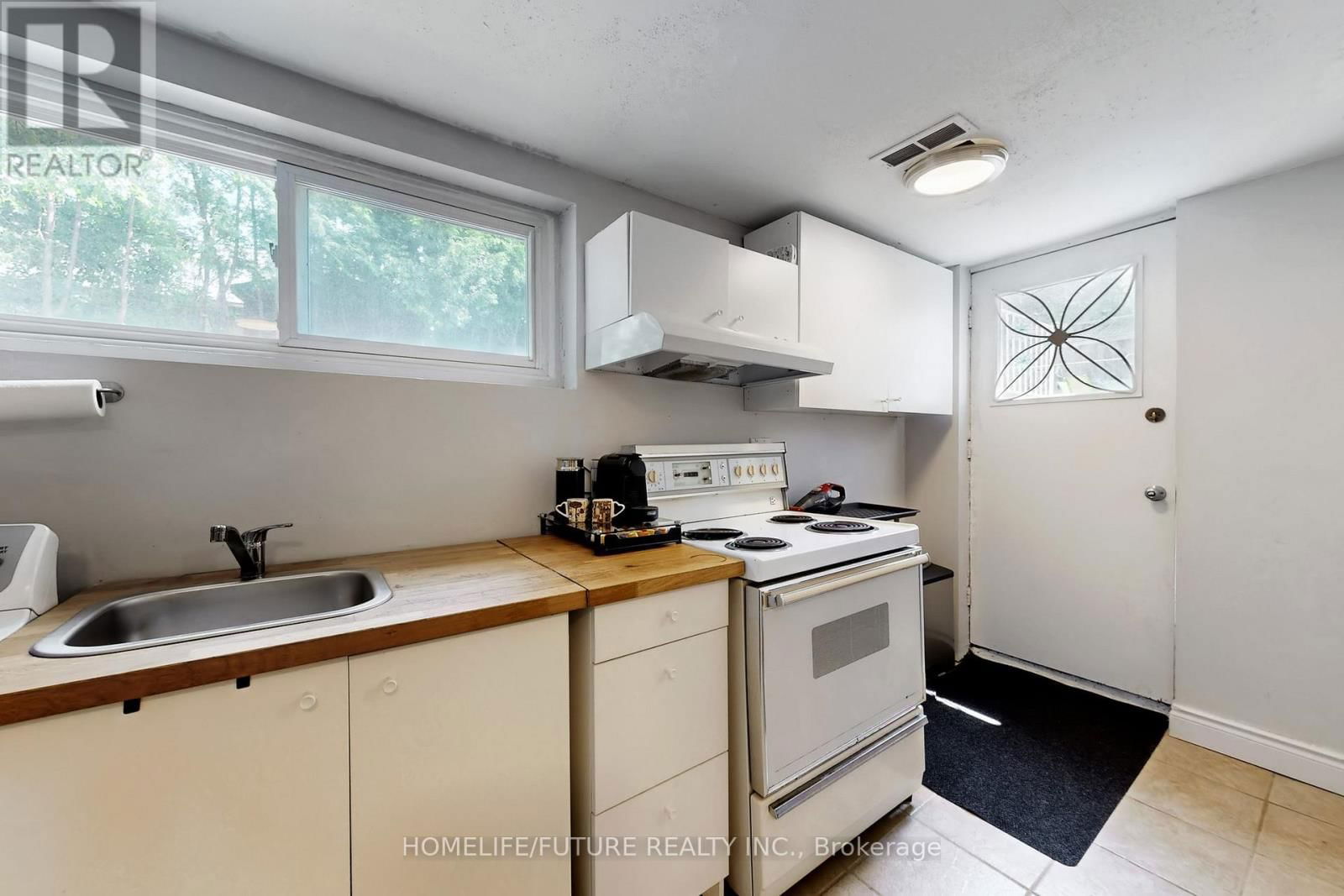 243 ACADIA DRIVE Image 29