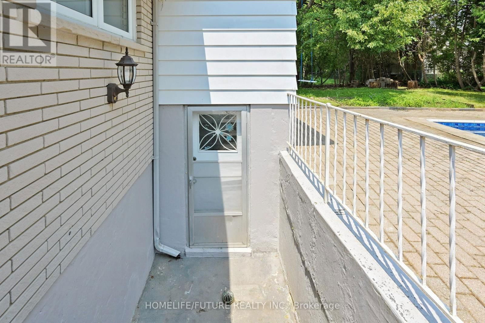 243 ACADIA DRIVE Image 36
