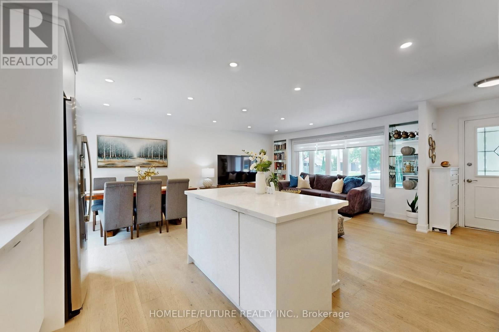 243 ACADIA DRIVE Image 8