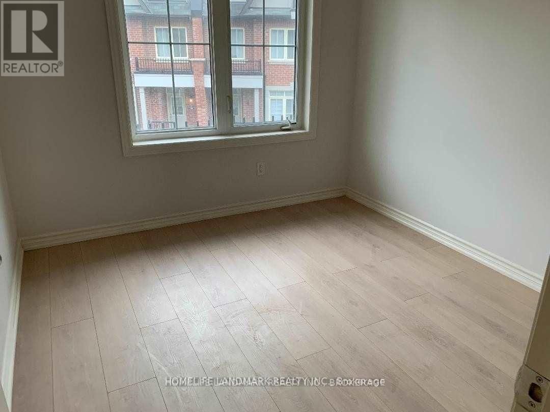 12 - 8 EATON PARK LANE Image 12