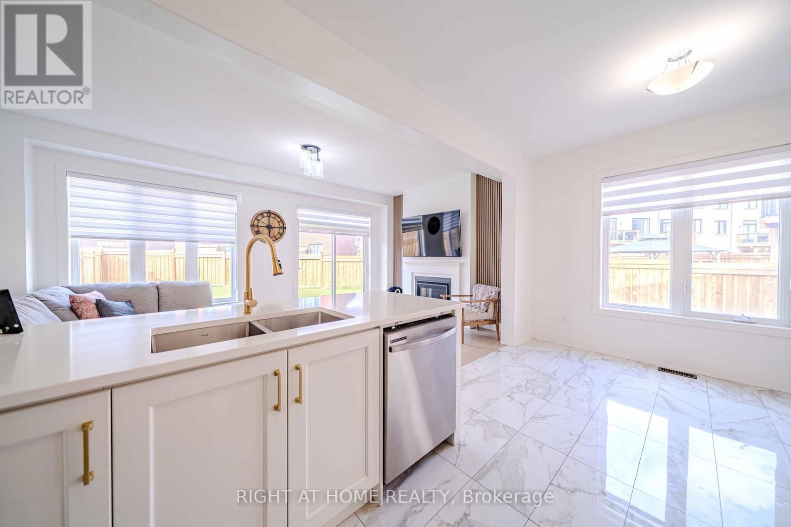 51 DORIAN DRIVE Image 15