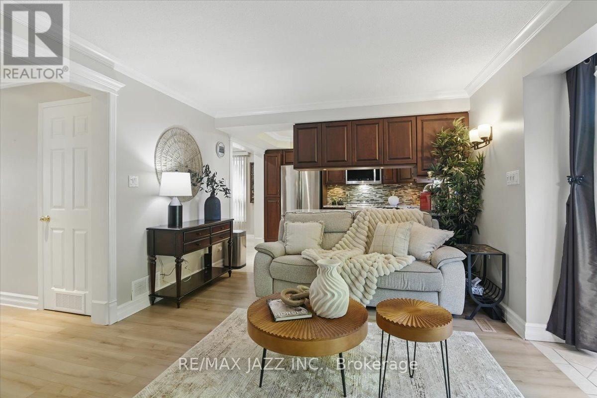 653 COWAN CIRCLE Image 15