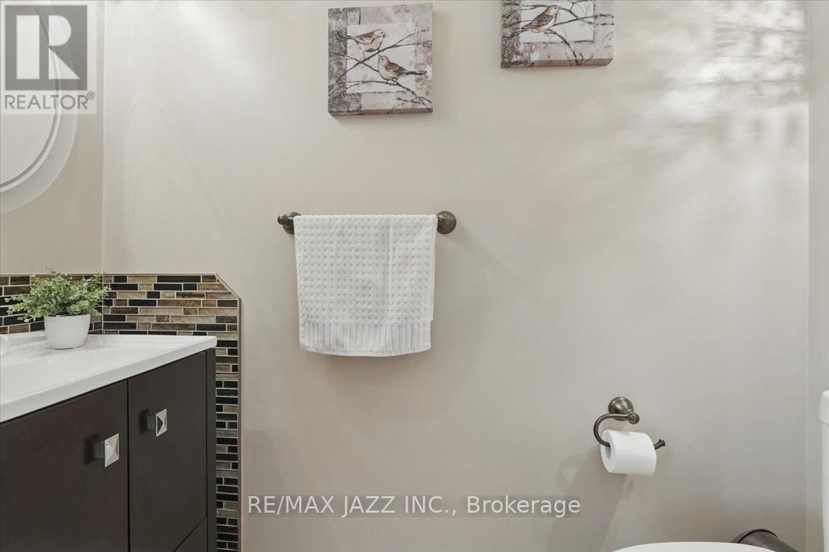 653 COWAN CIRCLE Image 17