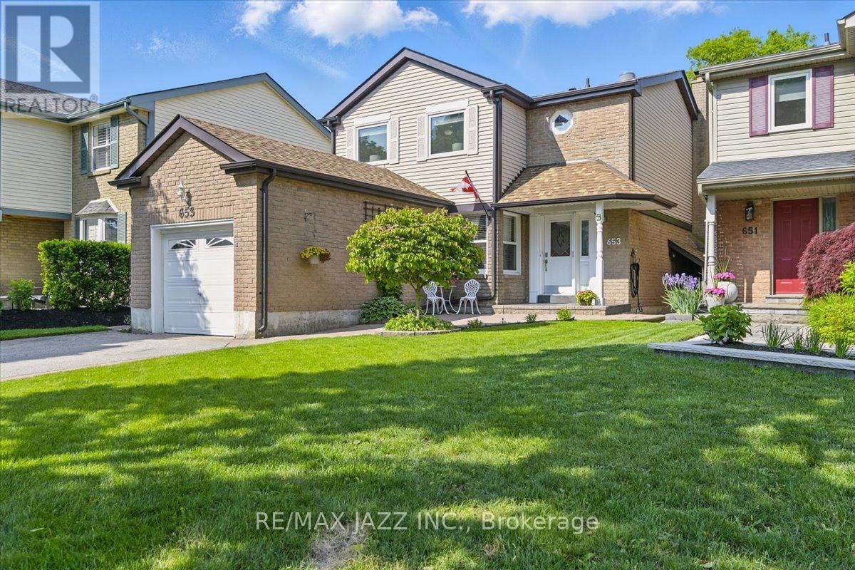 653 COWAN CIRCLE Image 2