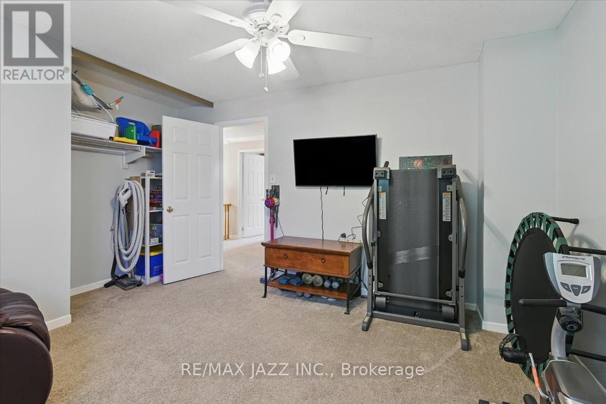 653 COWAN CIRCLE Image 21