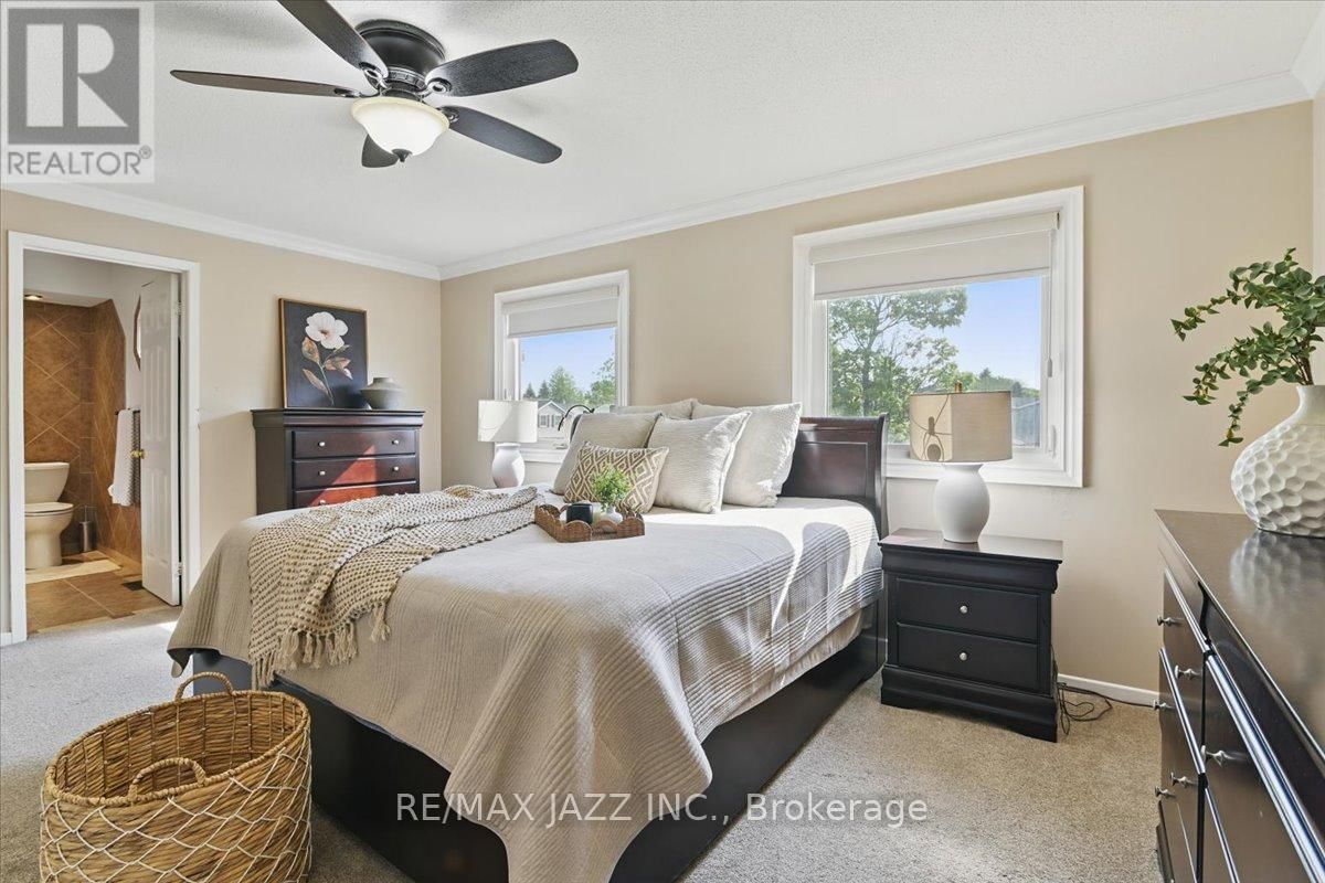 653 COWAN CIRCLE Image 24