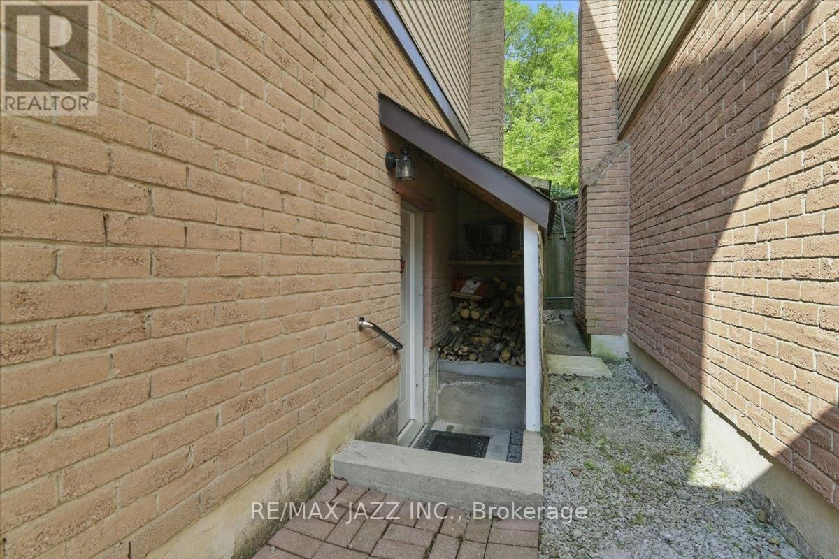 653 COWAN CIRCLE Image 27
