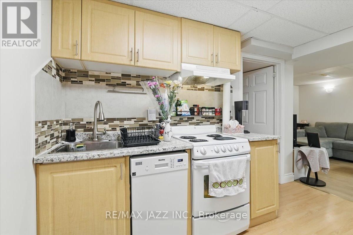 653 COWAN CIRCLE Image 28