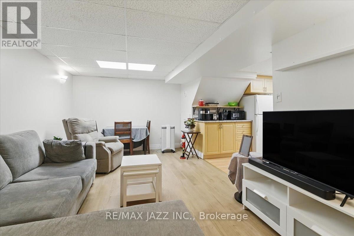 653 COWAN CIRCLE Image 30