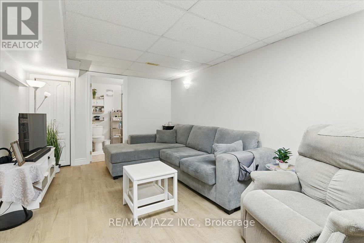 653 COWAN CIRCLE Image 31