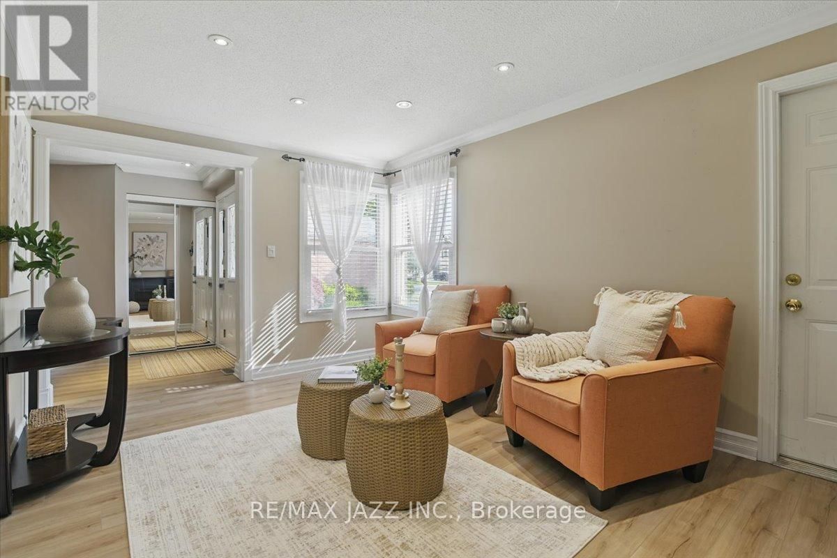 653 COWAN CIRCLE Image 6