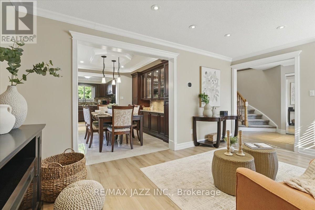 653 COWAN CIRCLE Image 7