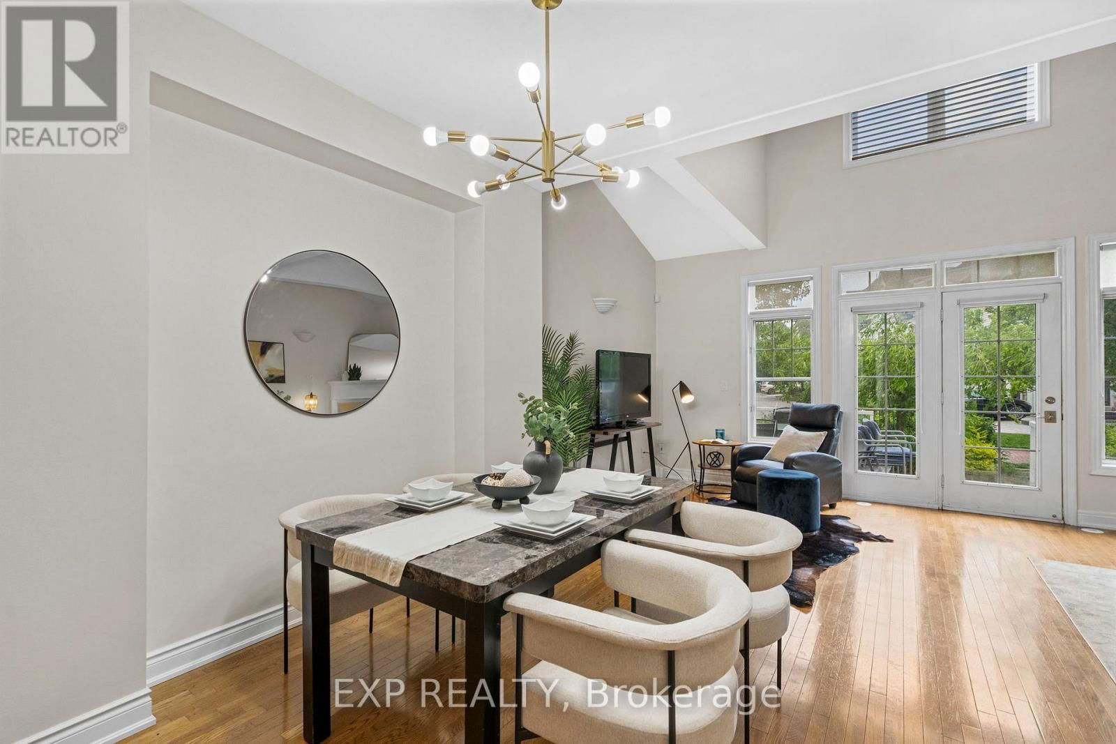 30 - 1295 WHARF STREET Image 11