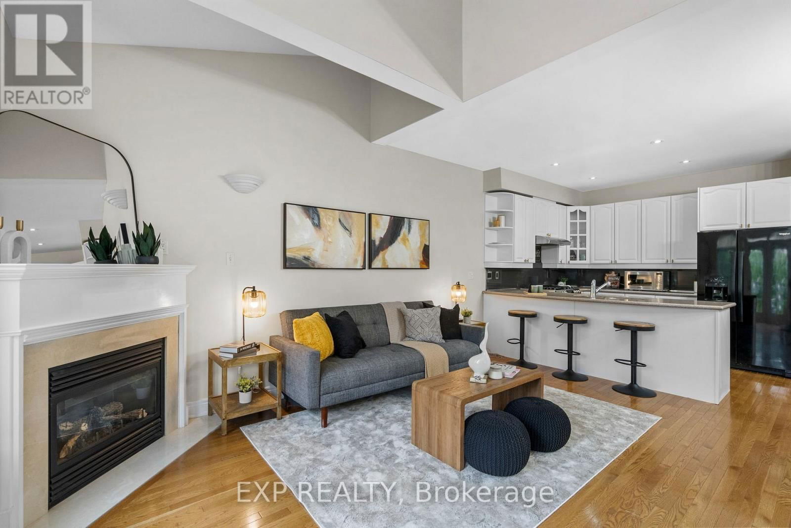 30 - 1295 WHARF STREET Image 12