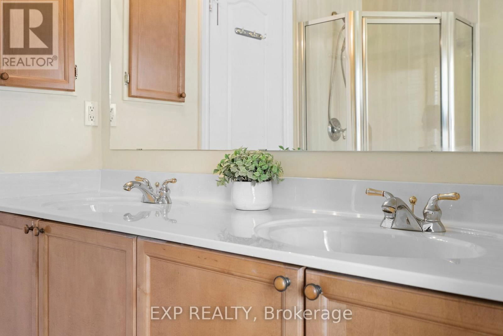 30 - 1295 WHARF STREET Image 26