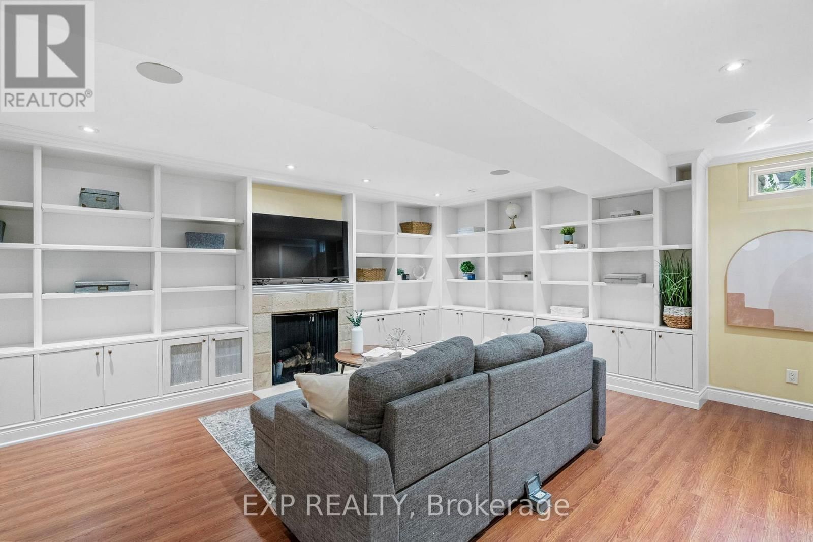 30 - 1295 WHARF STREET Image 31
