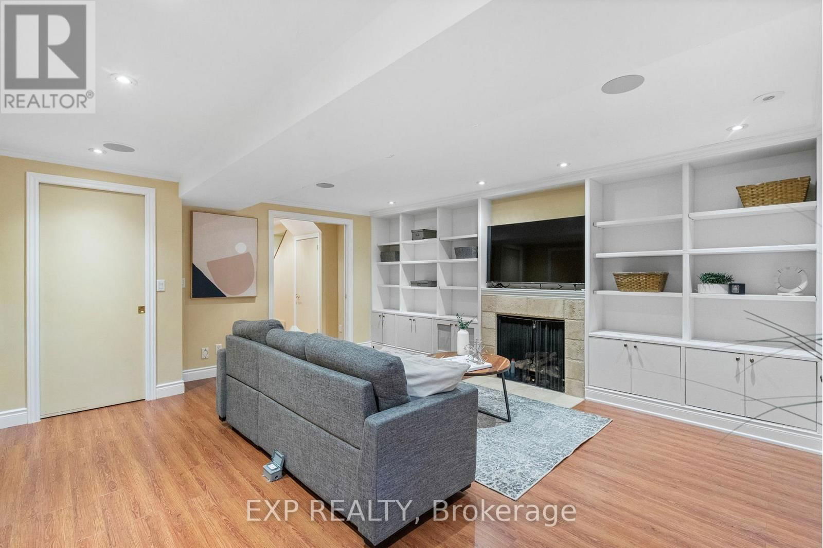 30 - 1295 WHARF STREET Image 32