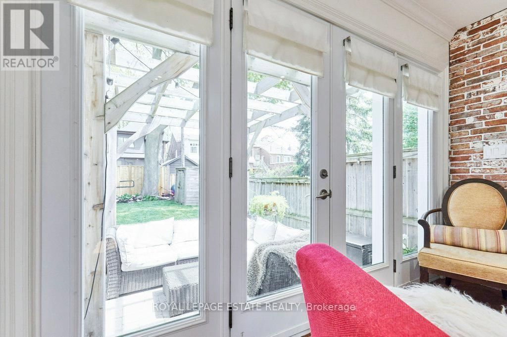 227 SILVER BIRCH AVENUE Image 20
