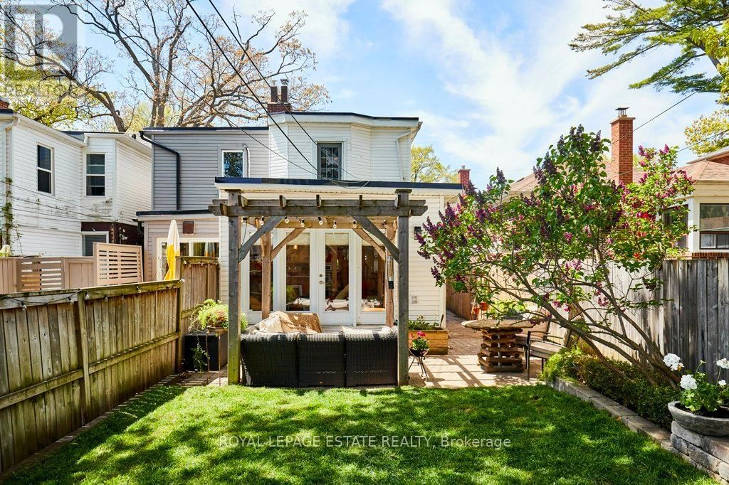 227 SILVER BIRCH AVENUE Image 39