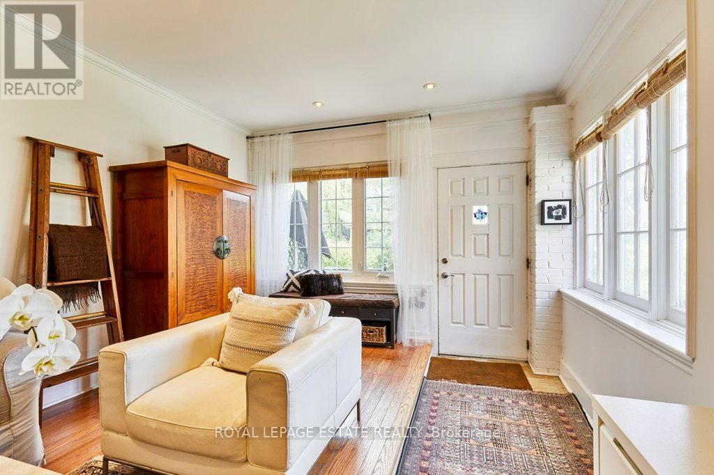 227 SILVER BIRCH AVENUE Image 7