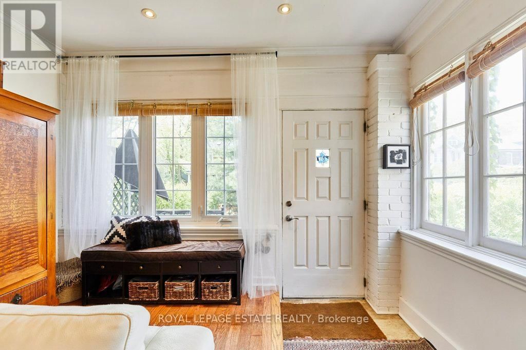 227 SILVER BIRCH AVENUE Image 8