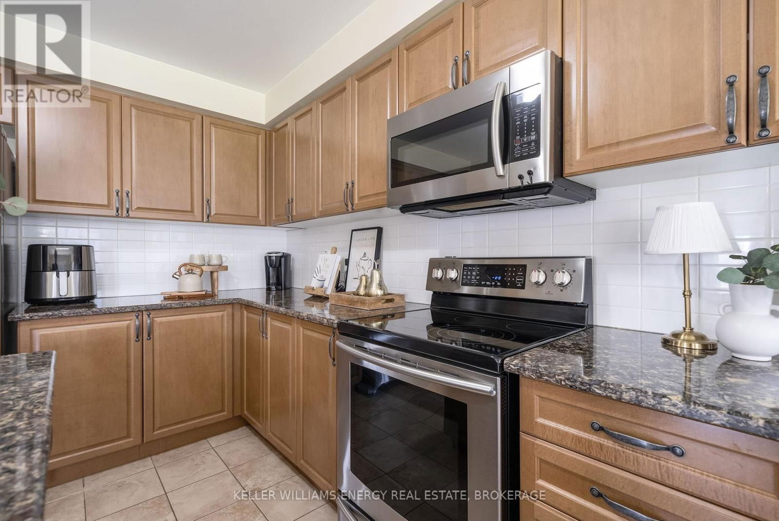 1995 QUEENSBURY DRIVE Image 7