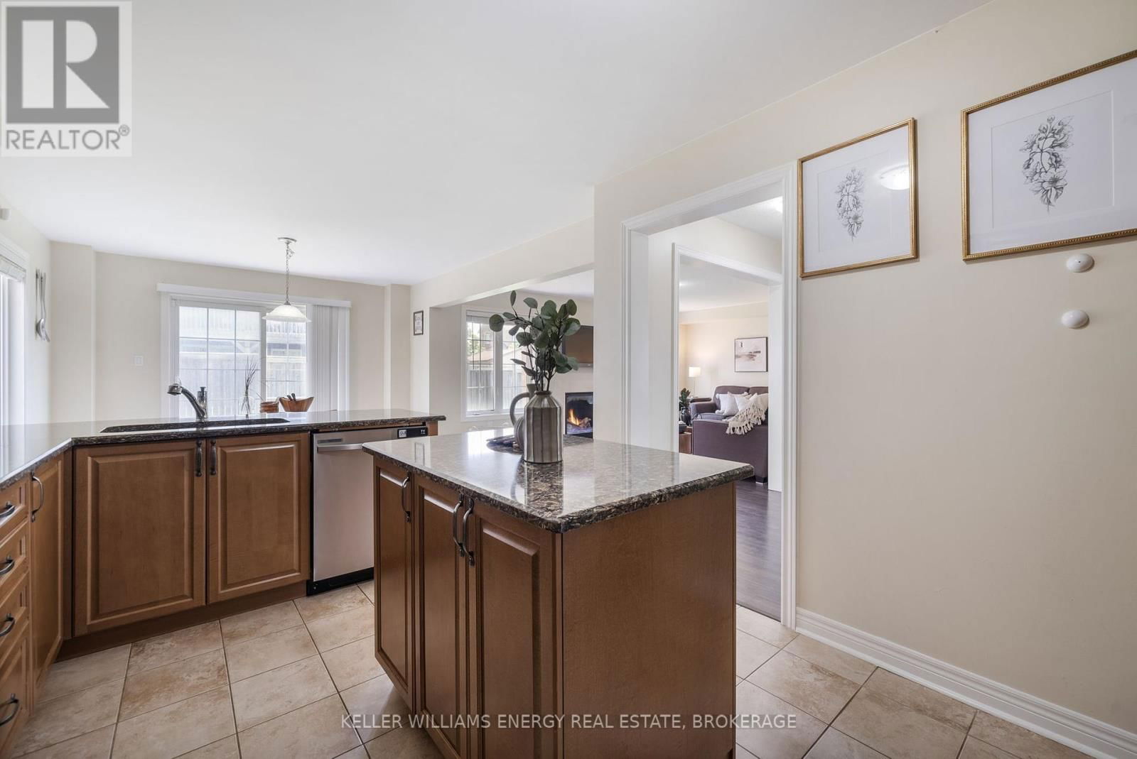 1995 QUEENSBURY DRIVE Image 8