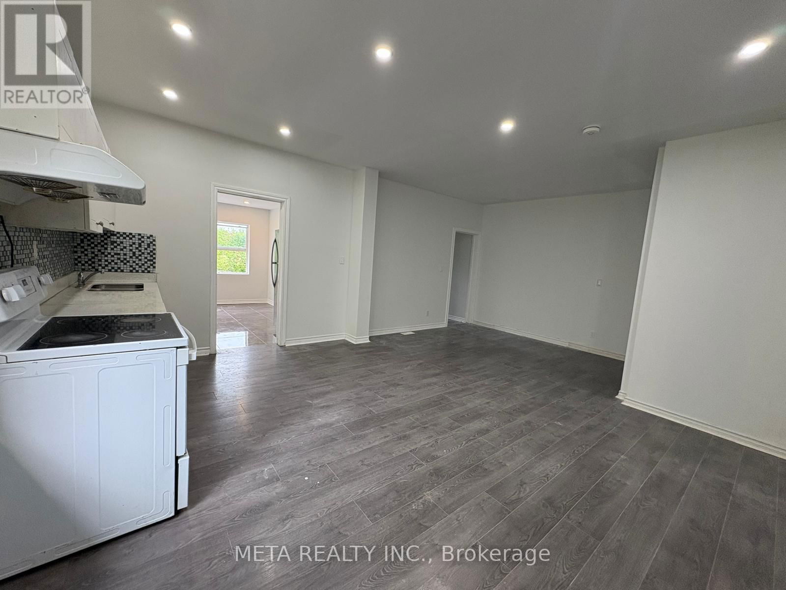 2B - 35 DUNCOMBE BOULEVARD Image 3