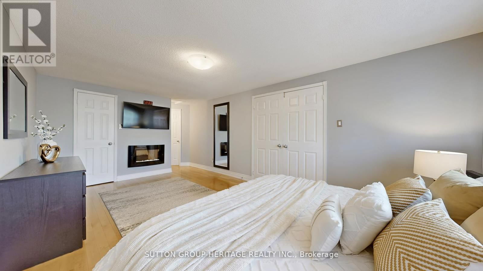 984 RAMBLEBERRY AVENUE Image 30