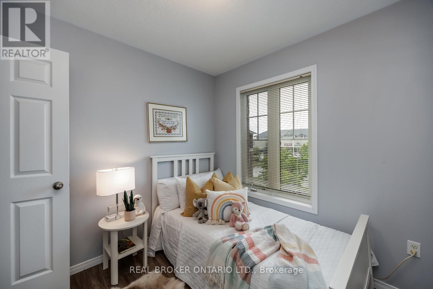 9 - 571 LONGWORTH AVENUE Image 16