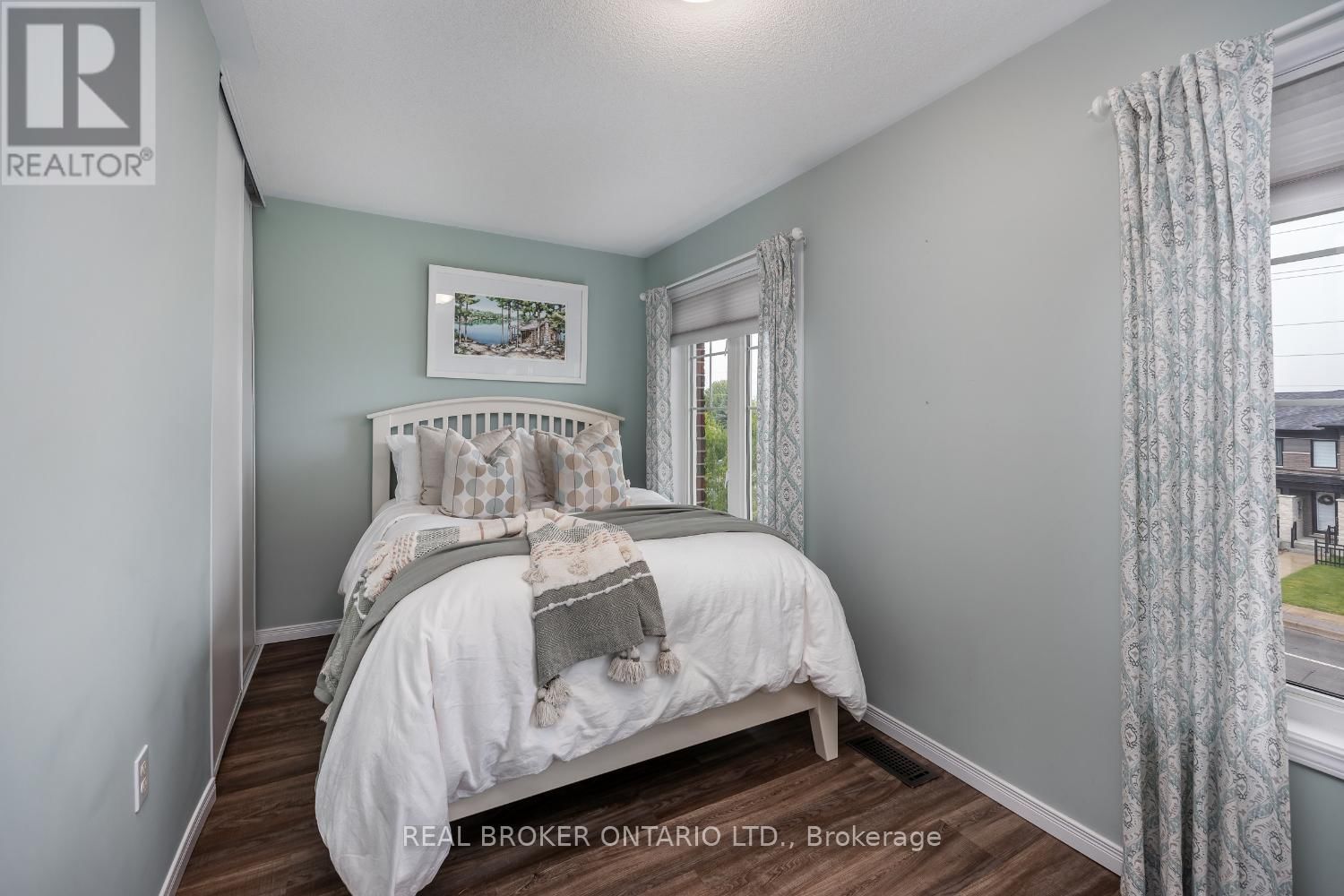 9 - 571 LONGWORTH AVENUE Image 17